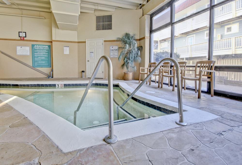 Carousel Resort Hotel And Condominiums Ocean City Exterior photo