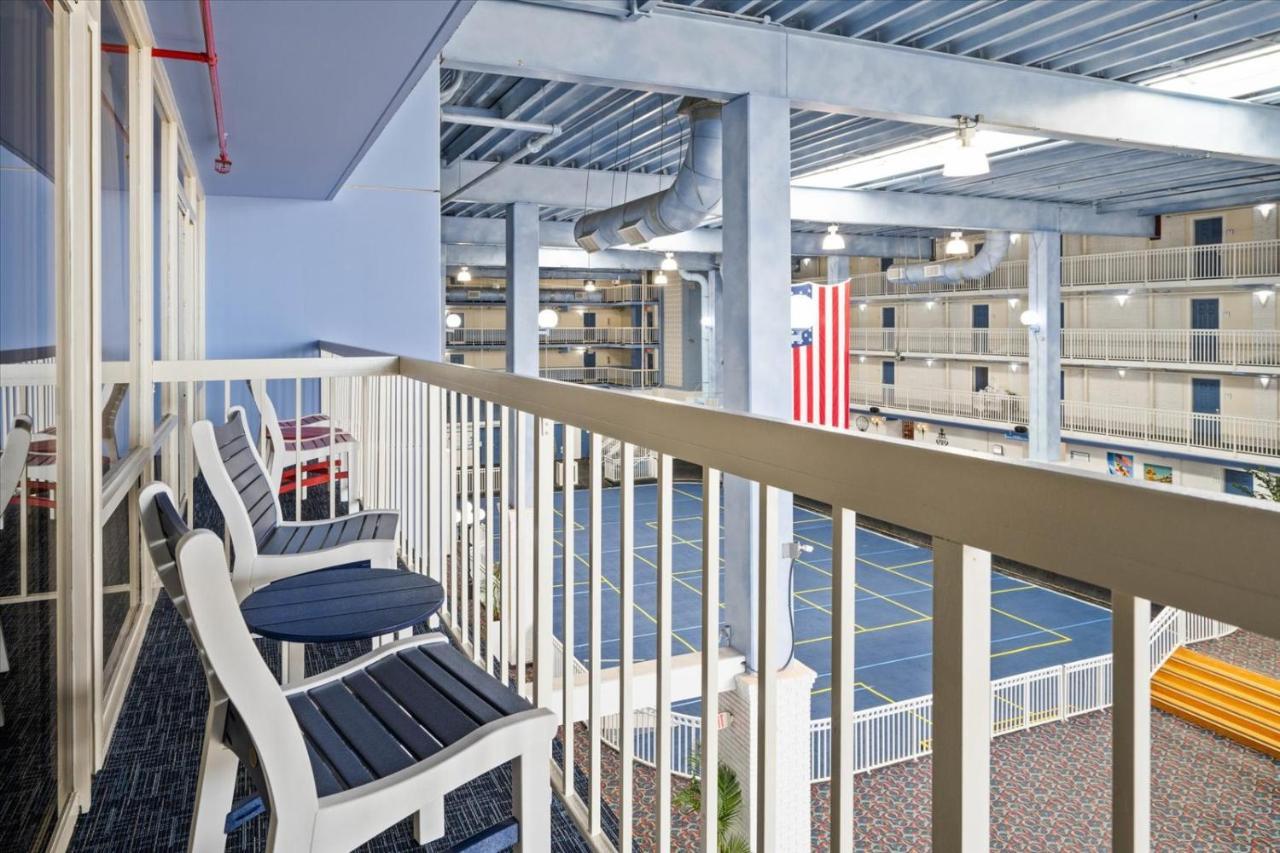 Carousel Resort Hotel And Condominiums Ocean City Exterior photo